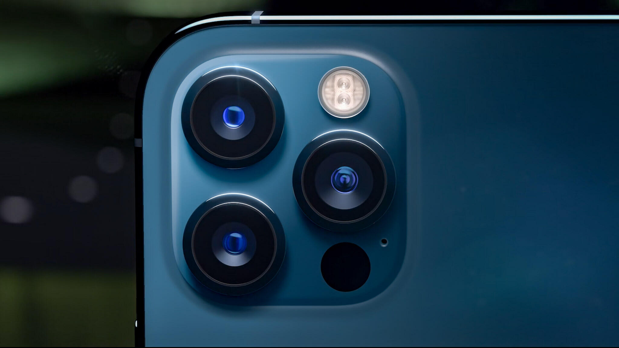 Камера 12 и 12 про сравнение. Iphone 12 Pro камера. Iphone 12 Pro Max камера. Iphone 11 Pro Max камера. Iphone 12 с 3 камерами.